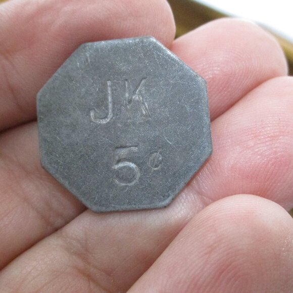 Lot of 20 Vintage Metal Octagon Shape Trade Tokens 5 Cents - Picture 4 of 4